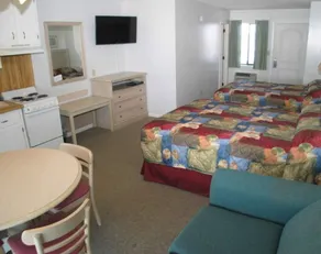 Beach House Inn and Suites - Image 3