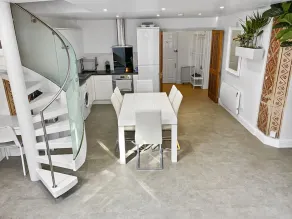 Rare 1-bed Church Converted Apartment in London - Image 2