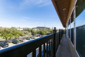 Carondelet Street Modern Suites - Image 4