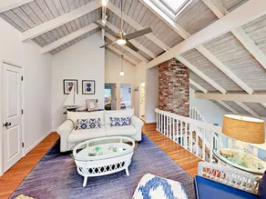 Newly Renovated  In New Seabury 3 Bedroom Home - Image 2