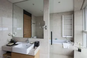 Qingdao Majesty Mansion Hotel - Image 5