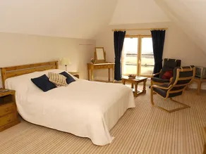 Lodge Farmhouse Bed & Breakfast - Image 2