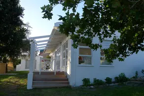 Pashasha Beach House - Image 3