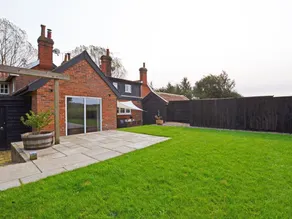 A Traditional yet Modern House With a Magnificent Garden and a Fantastic View - Image 3