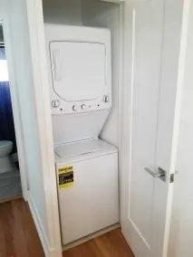 Modern Colonial 3BR/2BA House | 5m to DC & DCA, by CozySuites - Image 2