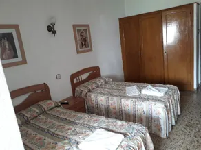 Hostal Pineda - Image 2