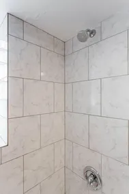 Mid Century Gem Comfort, Close To Train 3Bd - Image 4