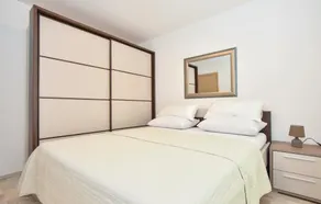Nice Home in Podstrana With Wifi and 4 Bedrooms - Image 2