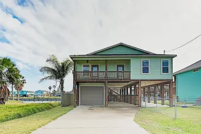 Canal-front Getaway W/ Enclosed Deck & Boat Dock 4 Bedroom Home - Image 5