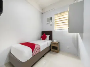 Finnex Hotel by OYO Rooms - Image 5