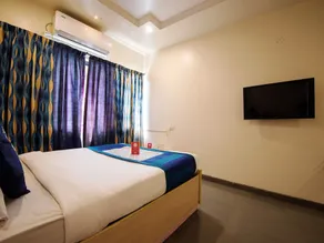 OYO 9739 Hotel Ratnalok - Image 2