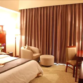 Xing Yi Hai Yu Hotel - Image 4