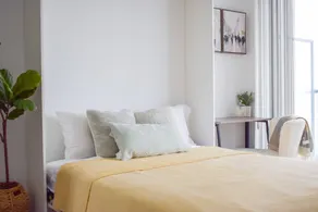 Modern Downtown Studio With City Views Balcony - Image 5