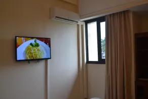 Planet Hotel - Image 3