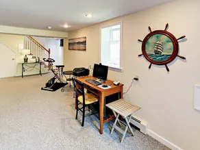 3br On Private Half-acre, Near Beach 3 Bedroom Home - Image 2