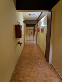 Elphardous Hotel - Image 4