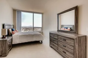 Highrise 2 BR Prime Spectacular Views - Image 2