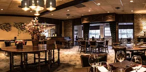 Crescent Lodge and Country Inn - Image 2