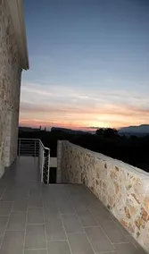 Green Hill - Image 3