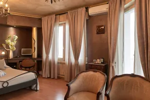Momart Guest House - Image 4