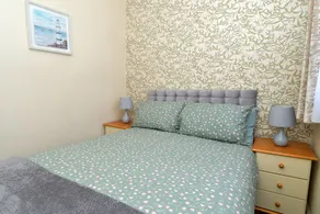 Lovely 2-Bed Chalet in Bridlington - Image 2