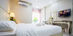 De Ville Nakhon - Image 3