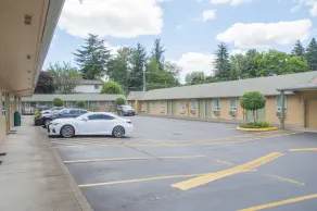 Nordic Inn & Suites - Image 4