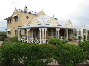 Grovely House Bed & Breakfast - Image 2