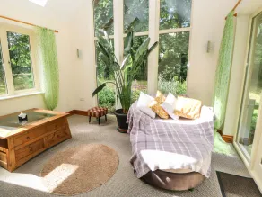 Little Treasure Cottage - Image 3