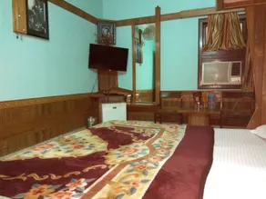 Hotel Cottage Crown Plaza - Image 2