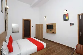 Hotel CPS Castle - Image 5