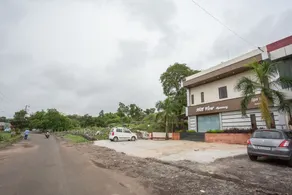 CollarCamp's Hill View Residency Hotel - Image 5