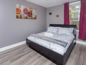 Modern 3BR with King Bed - Steps from Byward Market! - Image 4
