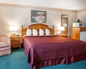 Quality Inn & Suites Bremerton - Image 4