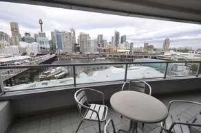 Pyrmont Self Contained Apartment - Image 4