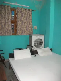 Shree Hare Ram Hare Krishna Guest House - Image 3