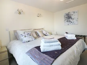 Sunny Corner - Image 3