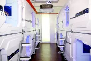 UZ Airport Capsule Hotel - Image 5