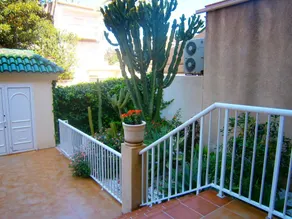 Spacious apartment in El Campello, 120 m², shared pool - Image 2