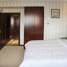 Xinggang Hotel - Image 3