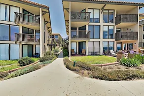 Immaculate Beach W/ Pool, Hot Tub & Balconies 2 Bedroom Condo - Image 4