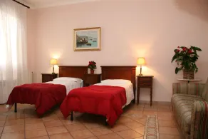 Gaudi Guesthouse - Image 3