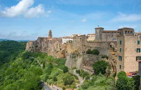 Beautiful Home in Roccalbegna With 5 Bedrooms and Wifi - Image 4