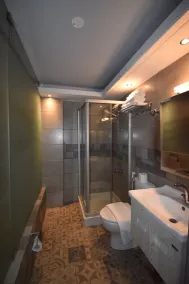 Crown Royal Hotel - Image 4