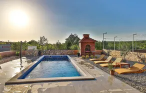 Beautiful Home in Ugljane With Outdoor Swimming Pool, Wifi and 5 Bedrooms - Image 5