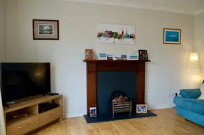 Bright 1 Bedroom Apartment In Edinburgh - Image 2