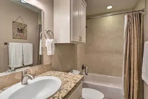 Holly Hideaway - Image 2