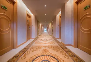 Vienna Hotel (Shenzhen Fuyong Metro Station) - Image 4