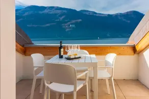 Easy Welcome Aglaia Luxury Lake View Apartment - Image 2