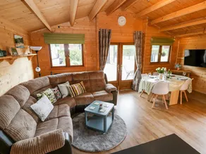 Mayfields Lodge - Image 2